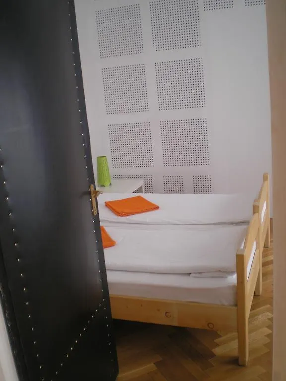Funny Hostel Bucharest 0*,